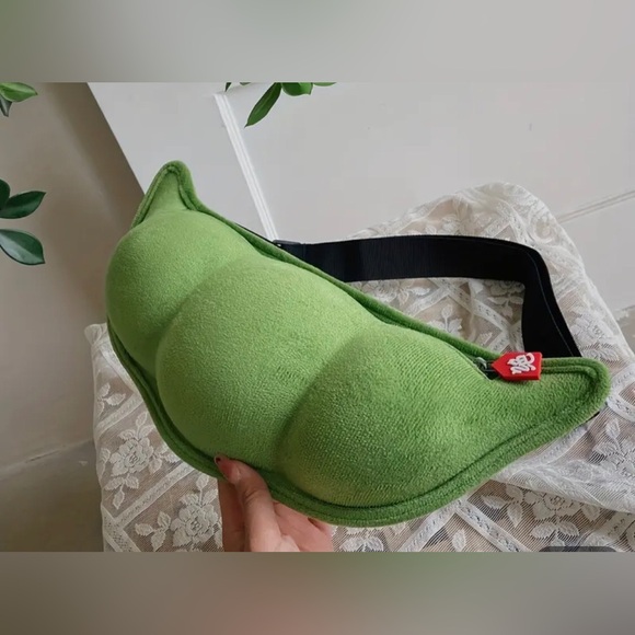 Brand new still in bag pea pod fancy pack/sling - Picture 2 of 6
